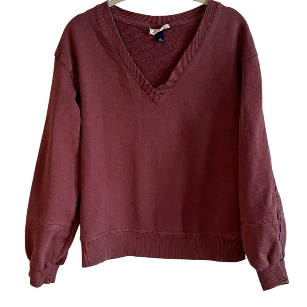 Varsity v-neck pullover sweater m